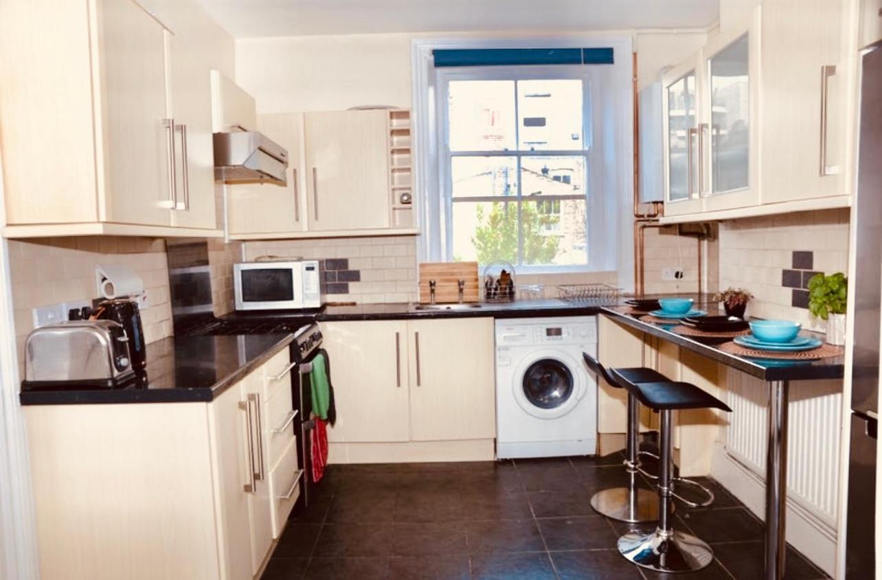 Elephant And Castle Spacious Double Bed Londra